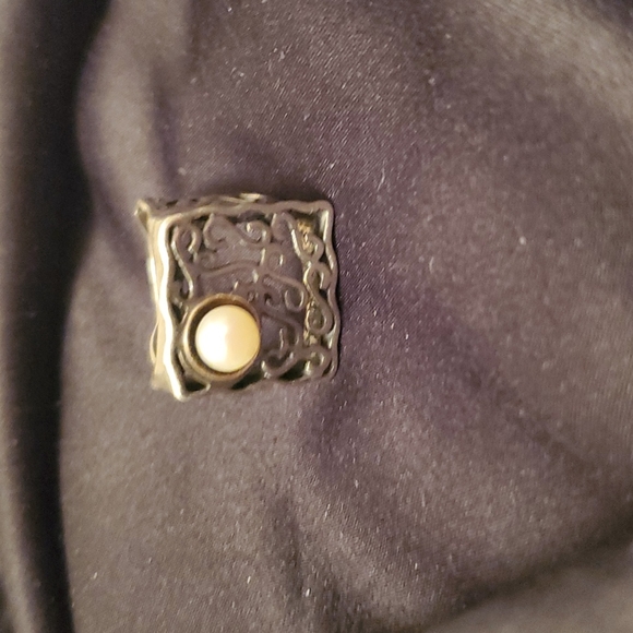 Ring - Picture 3 of 5